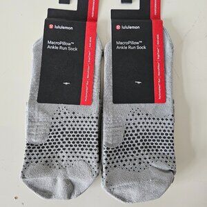 2 x NWT LULULEMON SEAL Gray Grey MacroPillow Ankle Run Socks Men's Size XL